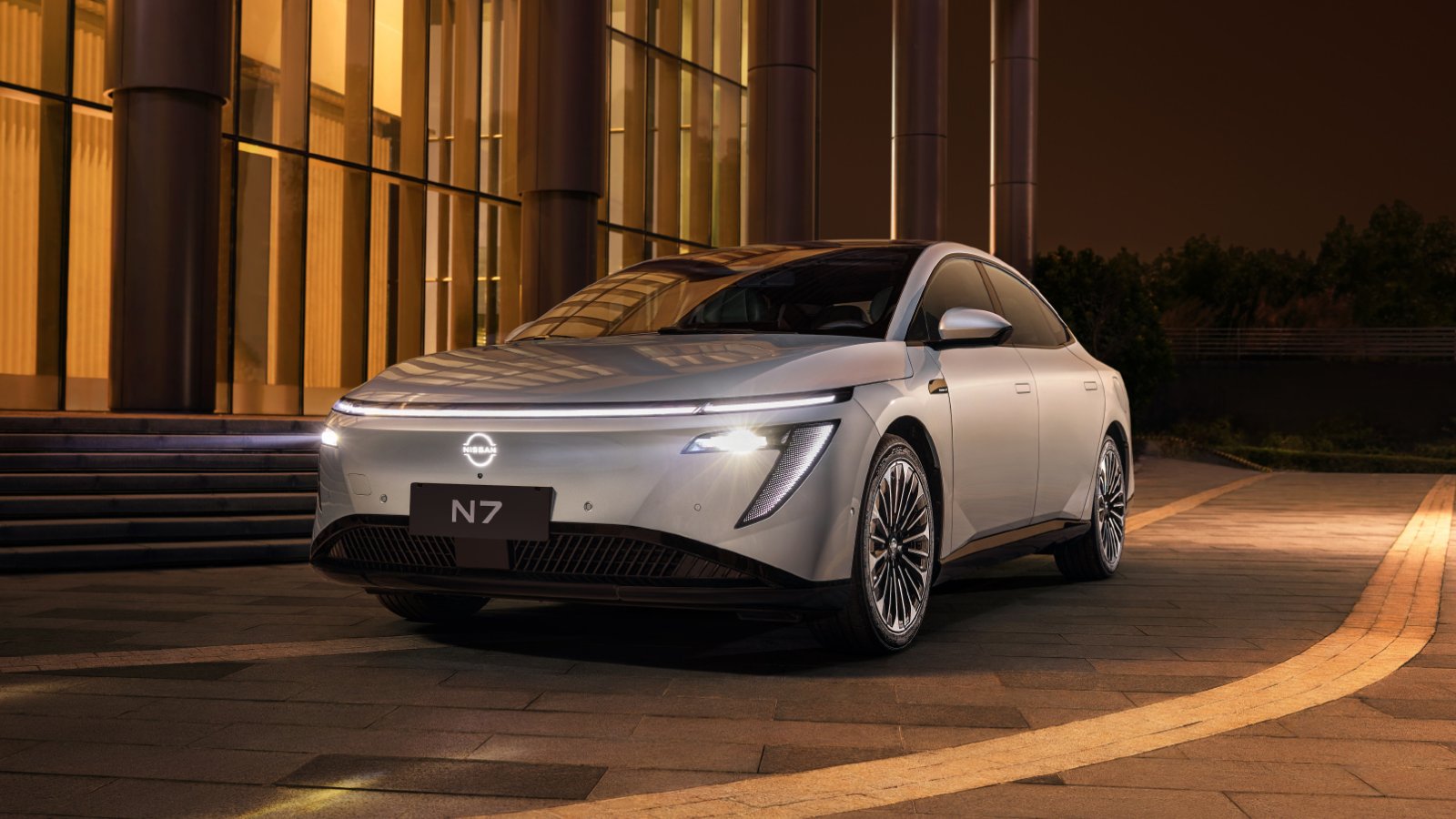 Dongfeng Nissan запустит обновлённый электрокар N7 22 сентября